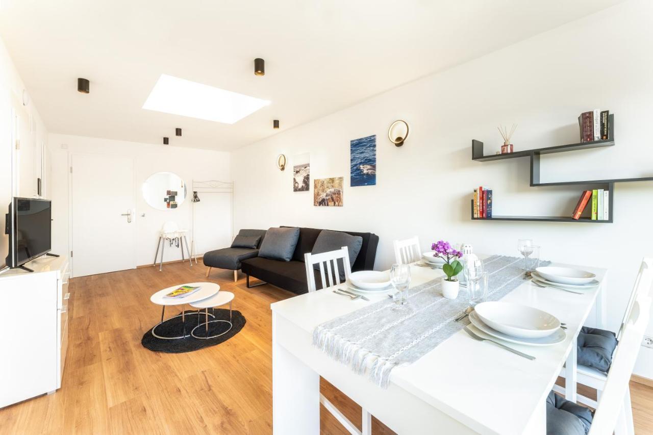 Gemuetliches Und Lichtdurchflutetes Penthouse Mit Sternenhimmelblick, Boxspringbett Und Terrasse - Gute Anbindung An Die Innenstadt Κάσελ Εξωτερικό φωτογραφία